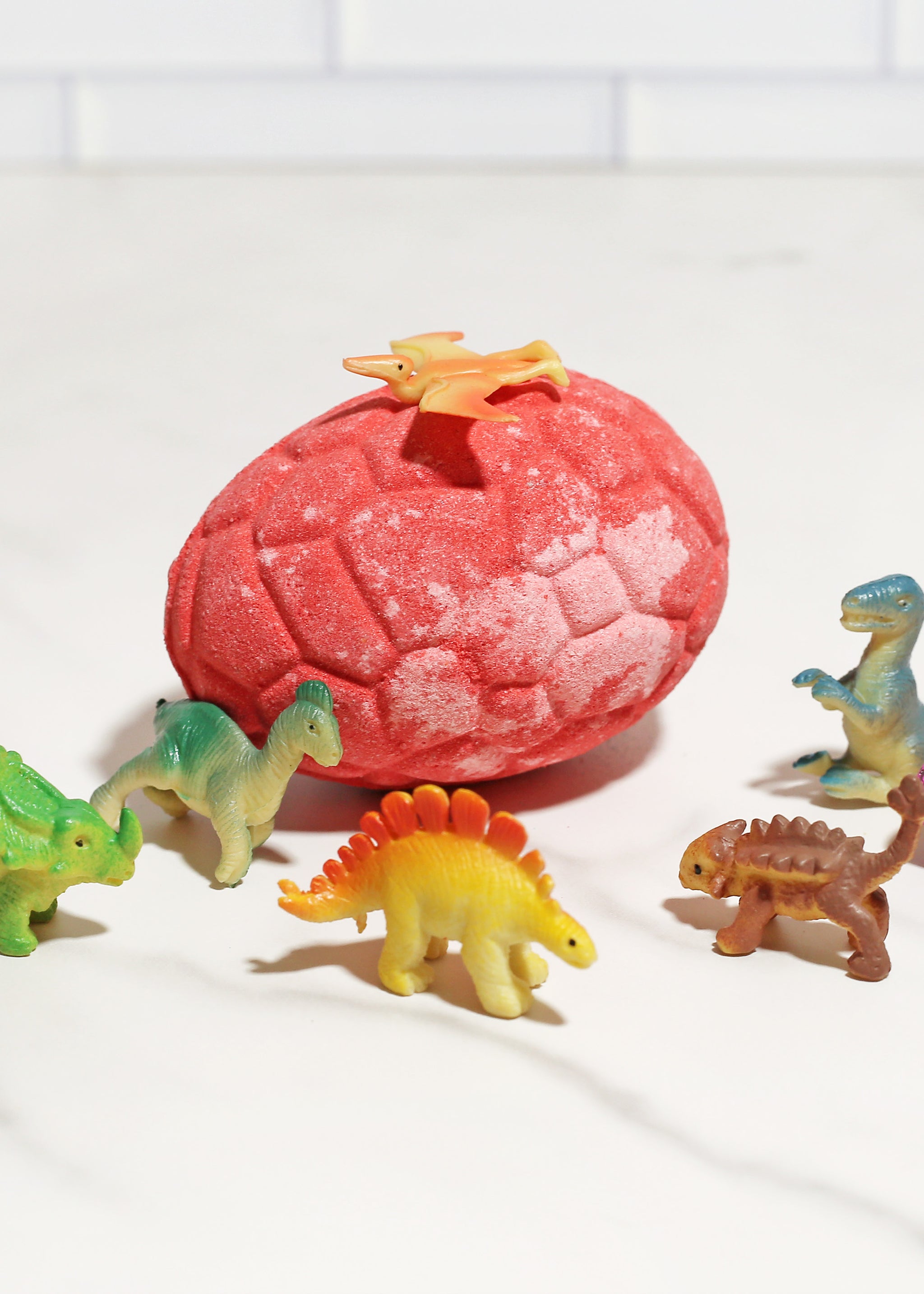 dino-egg-strawberry_3a92101d-