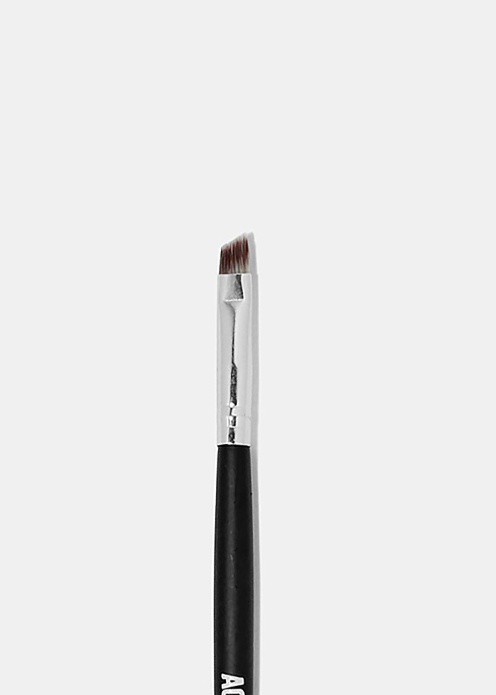 AOA Studio E116: Angled Eyeliner Brush